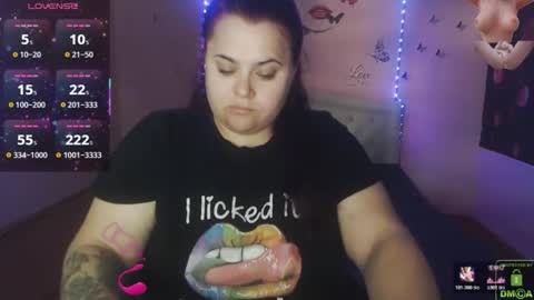 mira_cle_ online show from May 6, 8:42 am