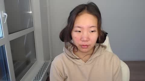 mira_g online show from February 11, 7:02 am