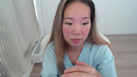 mira_g online show from October 3, 1:52 pm