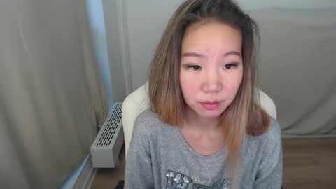 mira_g online show from December 5, 12:14 pm