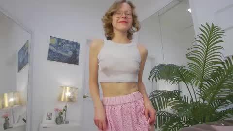 mira_marni online show from February 18, 11:10 am