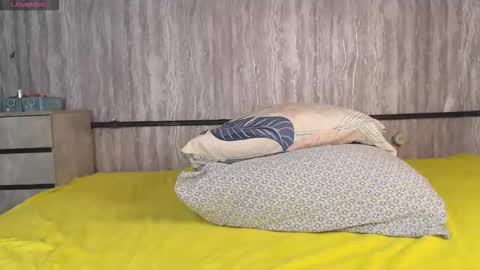 mira_one_ online show from January 17, 11:19 am