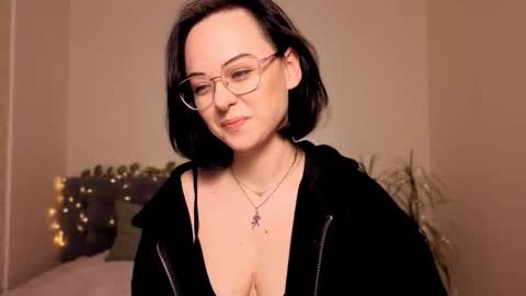 MiraSkyy online show from November 28, 6:37 pm