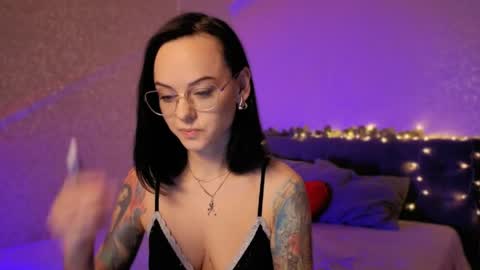 MiraSkyy online show from April 13, 5:28 pm