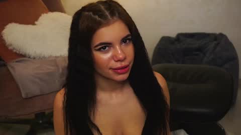 MiriamHazel online show from December 14, 11:39 am