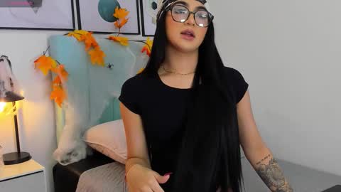   online show from October 27, 12:05 pm