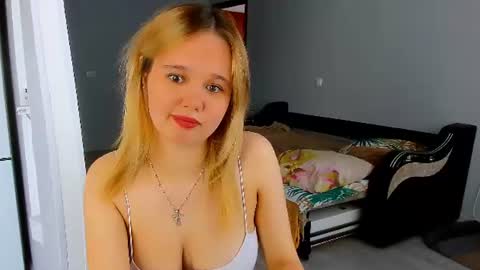 miss__selena online show from July 24, 8:00 am