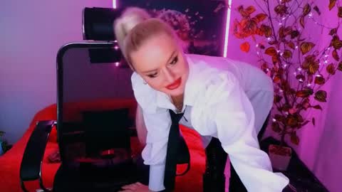 miss_alice_silver online show from October 3, 9:56 pm