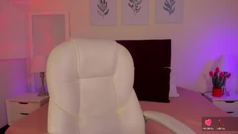 Amanda Reyes online show from March 26, 1:38 pm