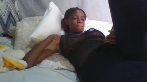 miss_belllo online show from February 25, 1:00 pm