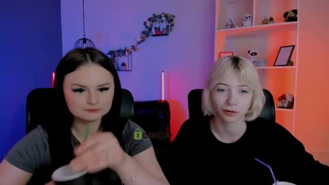 miss_courtney online show from April 13, 8:29 am