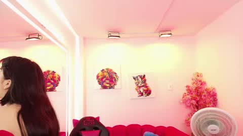 Melanie online show from December 19, 12:33 pm