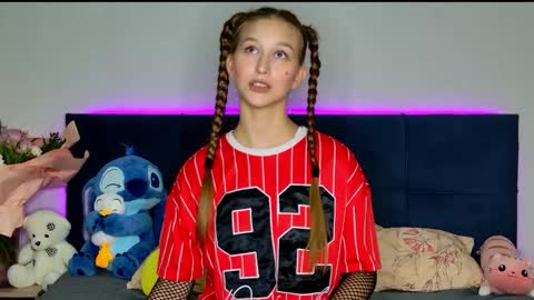 Snapshot of miss_emily_miller chatting on October 21, 5:16 pm Emily online show from October 21, 5:16 pm