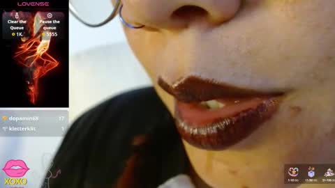 Snapshot of miss_evoleth2 chatting on October 9, 10:48 pm Miss Evoleth online show from October 9, 10:48 pm