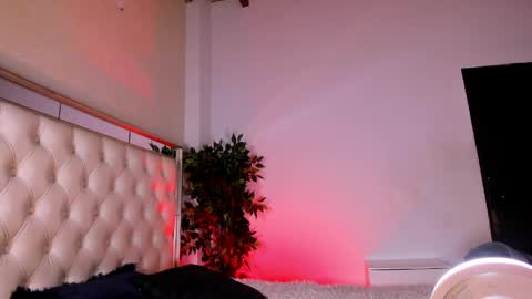 miss_khalifadoll online show from June 3, 3:31 am
