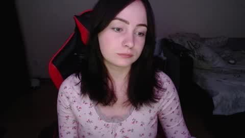 miss_laralynne online show from November 1, 5:45 pm