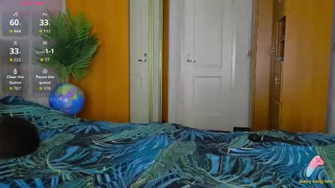 Laura online show from December 2, 10:57 am