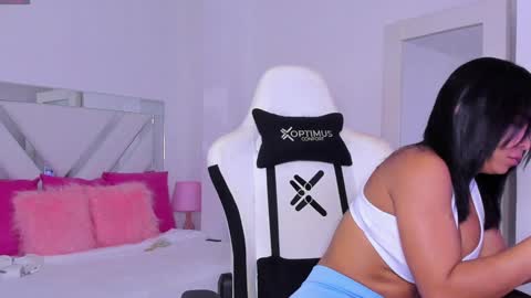   online show from January 30, 11:33 am