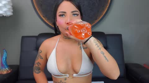 Vaiolette online show from March 18, 11:16 am