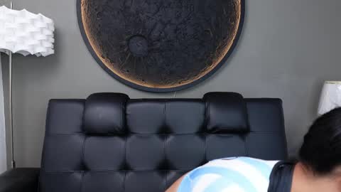 Vaiolette online show from April 9, 11:05 am