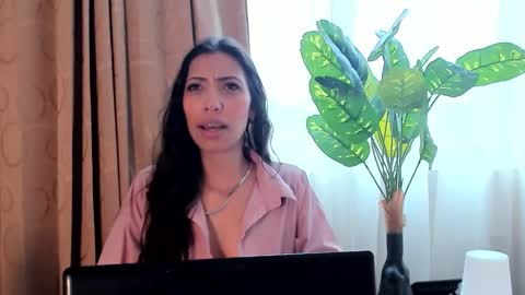 Miss Veronica online show from March 16, 1:04 pm