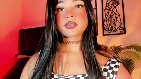 miss_zz online show from December 19, 5:30 pm