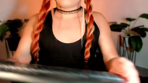 miss_zz online show from May 25, 6:36 pm
