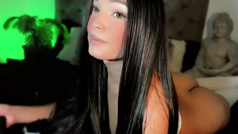 miss_zz online show from March 17, 8:25 pm