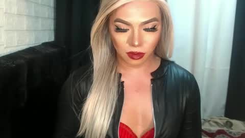 Snapshot of missaira69 chatting on December 2, 3:08 am AIRA online show from December 2, 3:08 am