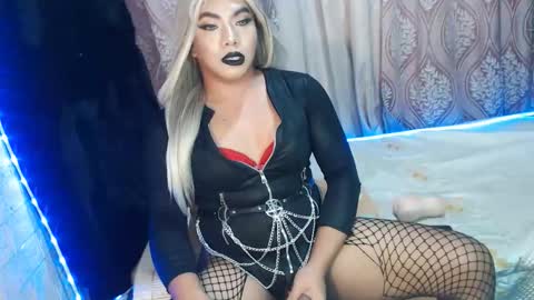 Snapshot of missaira69 chatting on October 27, 2:11 am AIRA online show from October 27, 2:11 am