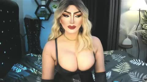PRIESTESS CHANNEL online show from June 17, 9:20 pm