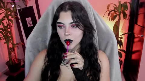 Missy Charlottte.  Hey remember to give me a thumbs up ty online show from April 4, 3:46 am