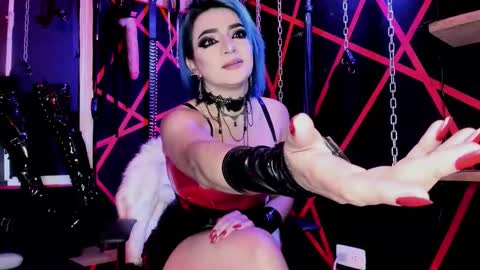 Missdarklady online show from February 19, 7:35 pm