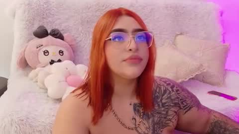 missevans_ online show from May 27, 6:16 pm