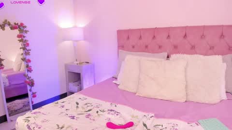 Melany Hiller online show from October 15, 2:37 am