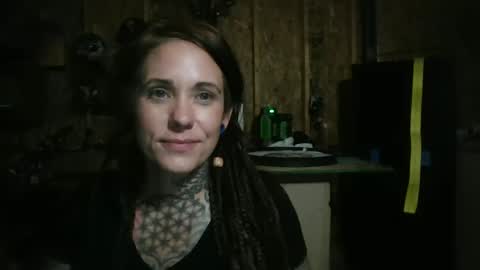 misshoneybadger333 online show from September 25, 12:50 am