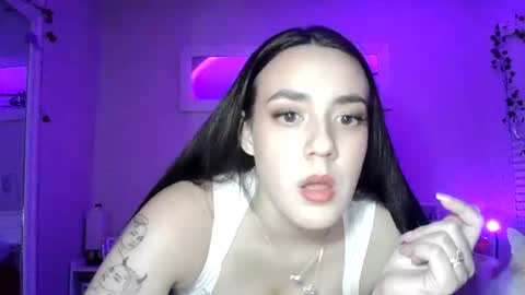 misshoneybeex online show from April 4, 6:09 am