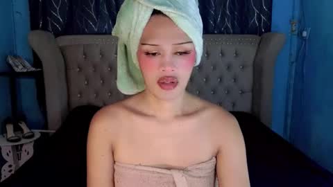 im your queen steffie online show from March 26, 8:08 am