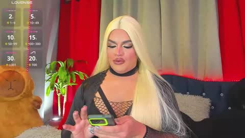 kassandra lazcano online show from January 17, 1:15 am