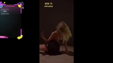 misskristel online show from September 24, 5:36 am