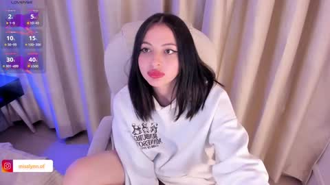 i am lyn online show from November 18, 2:47 am