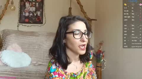  Vi  online show from April 2, 10:11 am