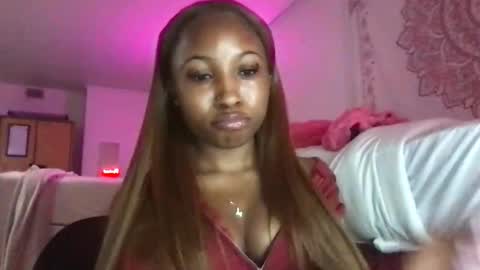 missmarimac online show from January 18, 8:40 pm