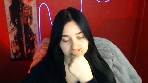 Mia online show from March 26, 5:18 pm