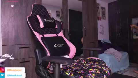 MissMoon online show from November 12, 2:25 am