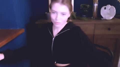 Olivia online show from November 6, 3:15 pm