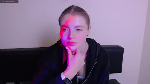 Olivia online show from October 27, 1:00 pm