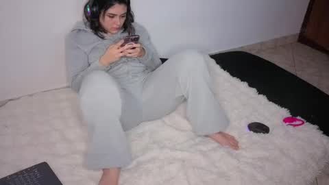 sarah online show from April 7, 11:29 pm