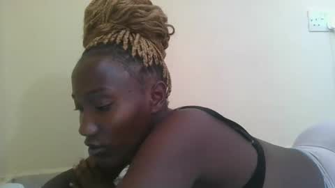 pretty gal online show from March 6, 9:14 am