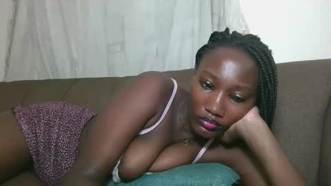 pretty gal online show from October 22, 5:10 am